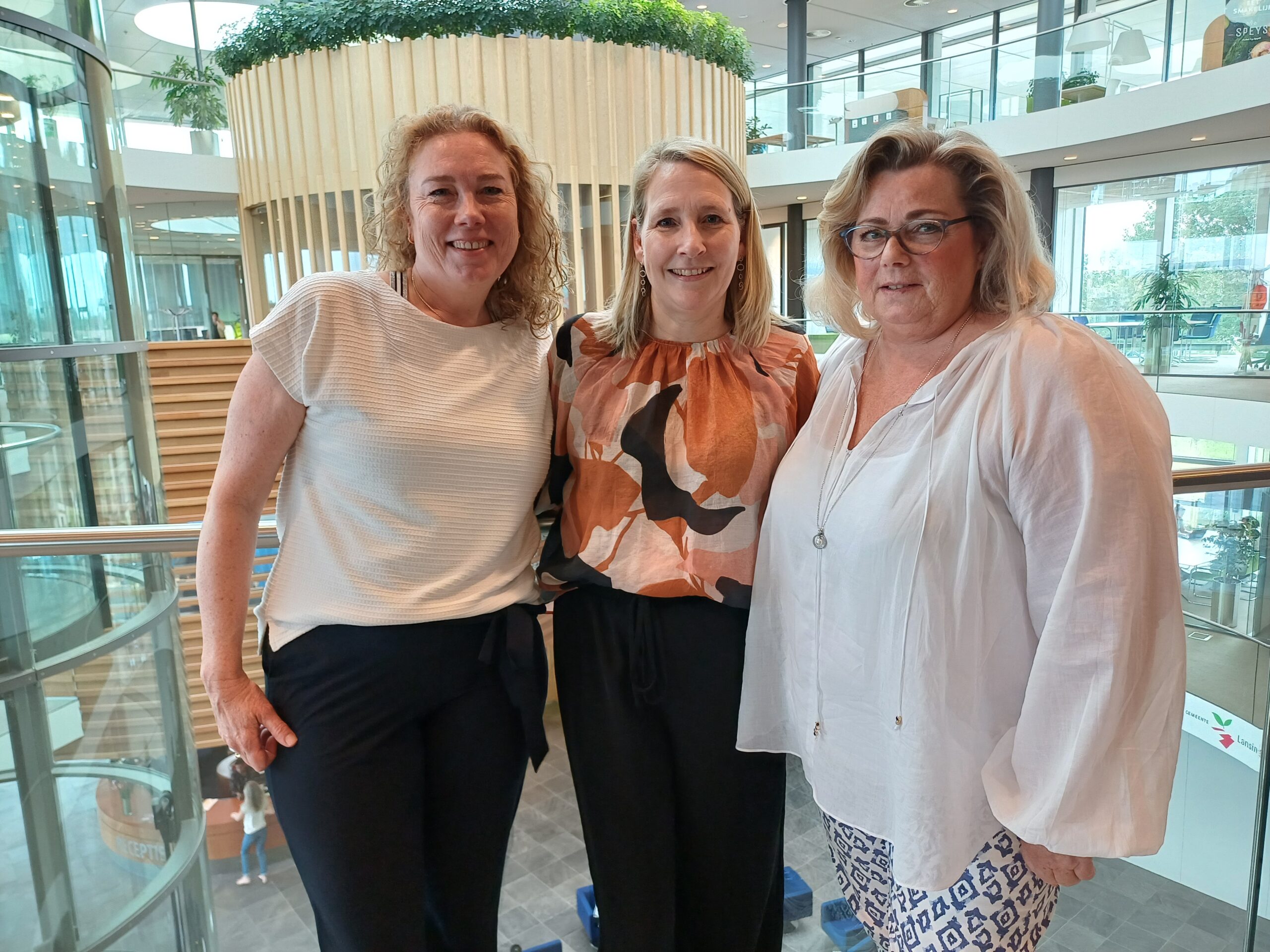 Vlnr. Lizette Droogh, Debbie van den Akker en Anja Witberg.