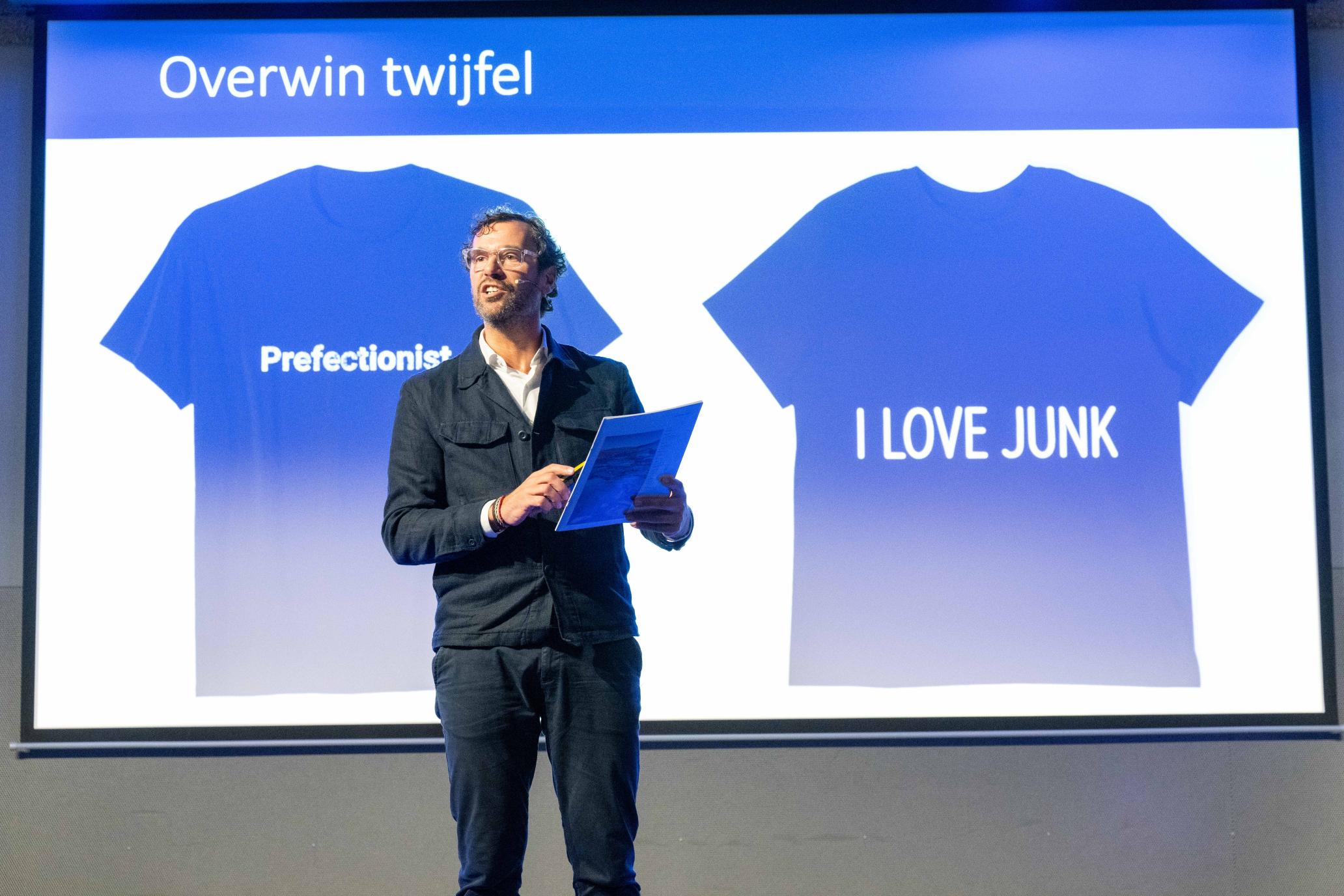 Keynotespreker Huub van Mackelenbergh sprak over verbinding tussen mensen als belangrijke vaardigheid voor de toekomst. Foto: Cor Salverius