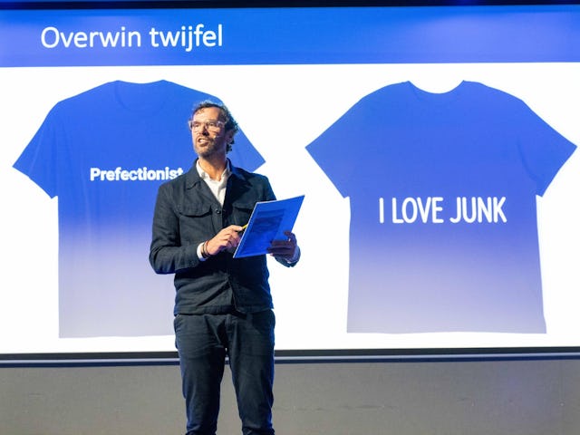 Keynotespreker Huub van Mackelenbergh sprak over verbinding tussen mensen als belangrijke vaardigheid voor de toekomst. Foto: Cor Salverius