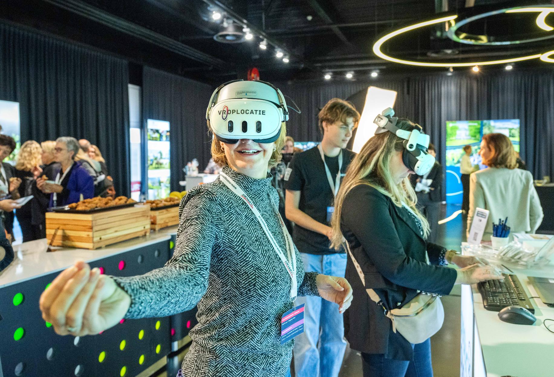Er was ook ruimte voor ouderwetse VR-technologie op ons event over 'AI als bondgenoot'. Foto: Cor Salverius