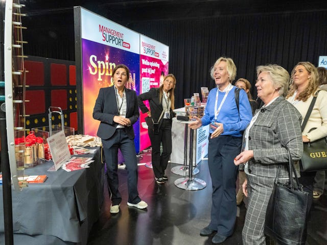 Draai aan dat rad en win! Foto: Cor Salverius
Management Support in Jaarbeurs Utrecht.