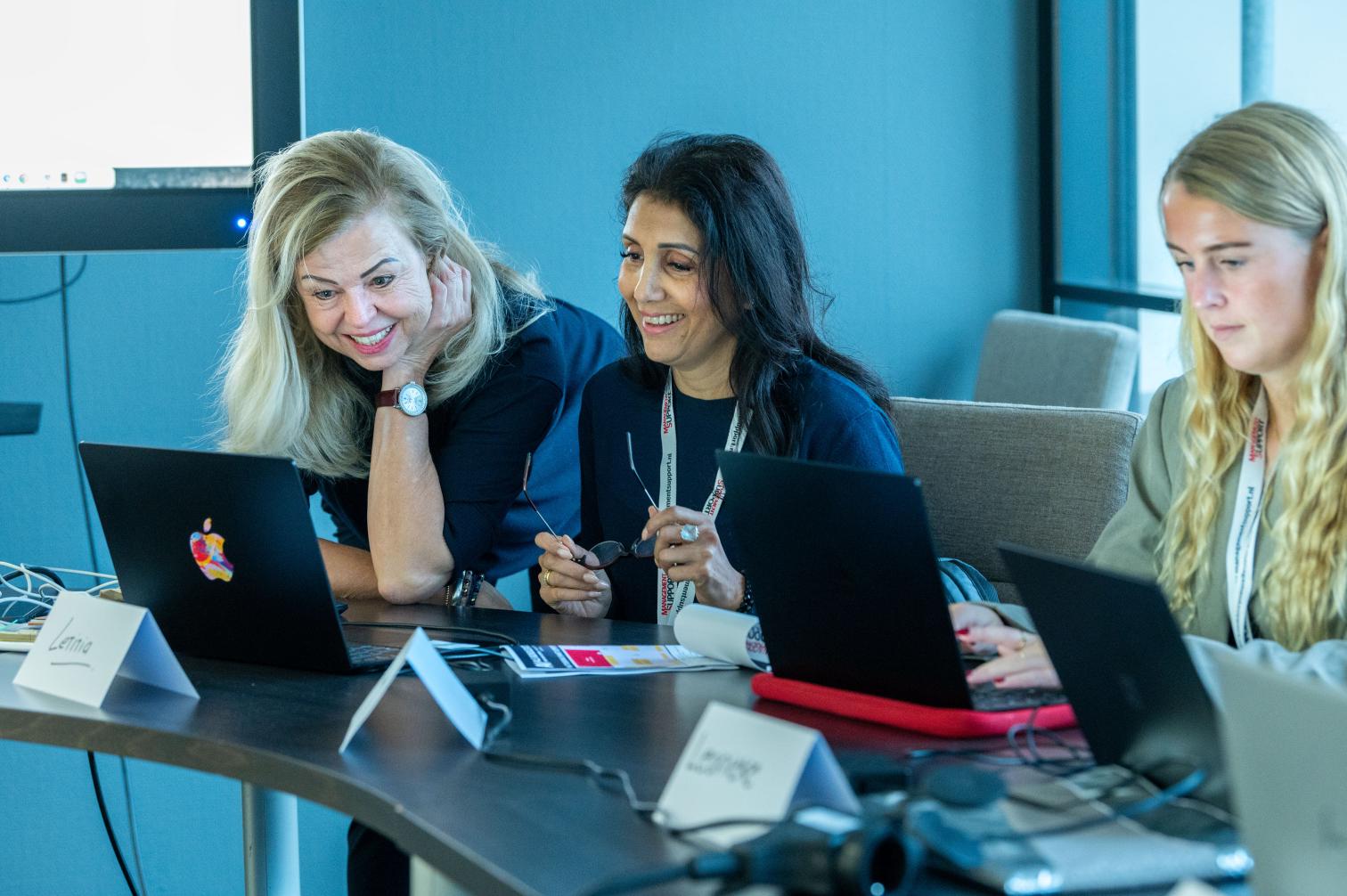 Taaltrainer Judith Winterkamp liet zien hoe je AI inzet bij het schrijven van teksten. Foto: Cor Salverius
