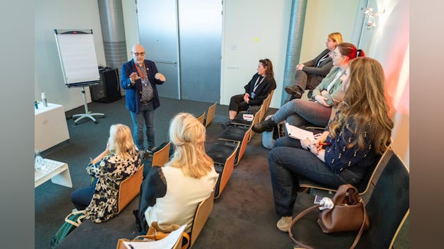 Bij Jakob Zwinderman leerden deelnemers alle nieuwste ontwikkelingen en fijne kneepjes op het gebied van de projectassistent. Foto: Cor Salverius