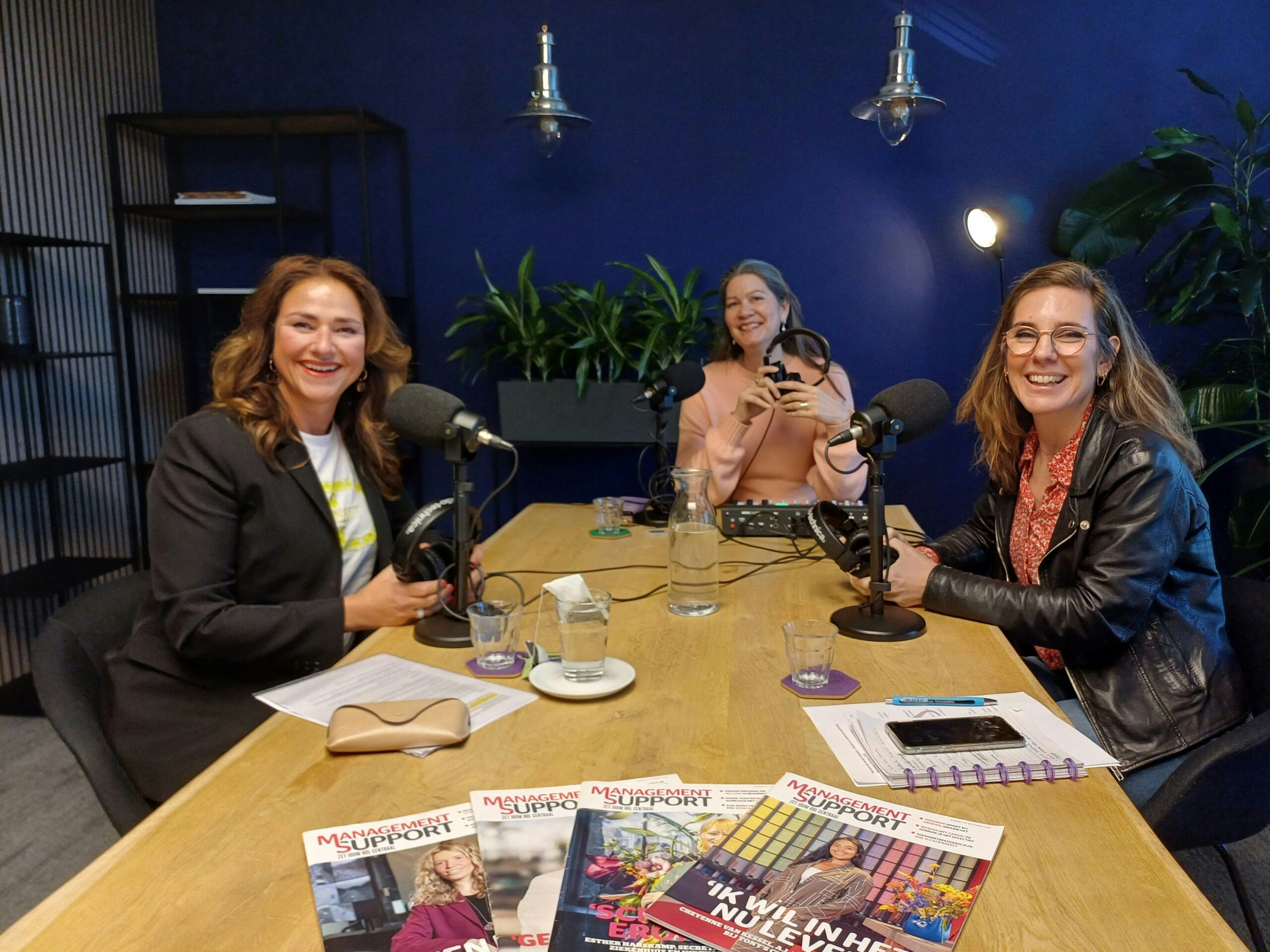 Hoe navigeer je als managementondersteuner positief door deze tijd? | podcast